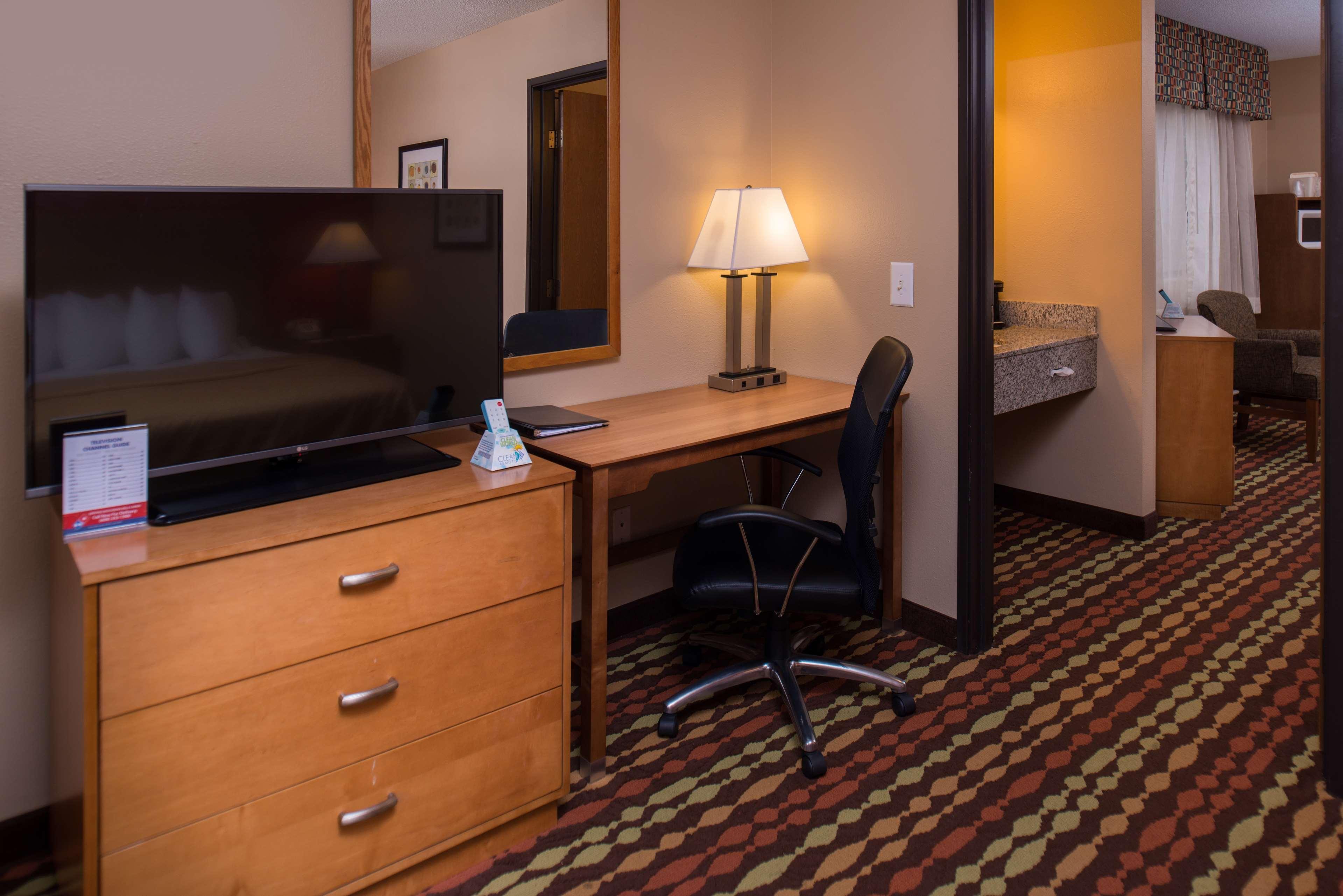 Best Western Ambassador Inn & Suites Wisconsin Dells Eksteriør billede