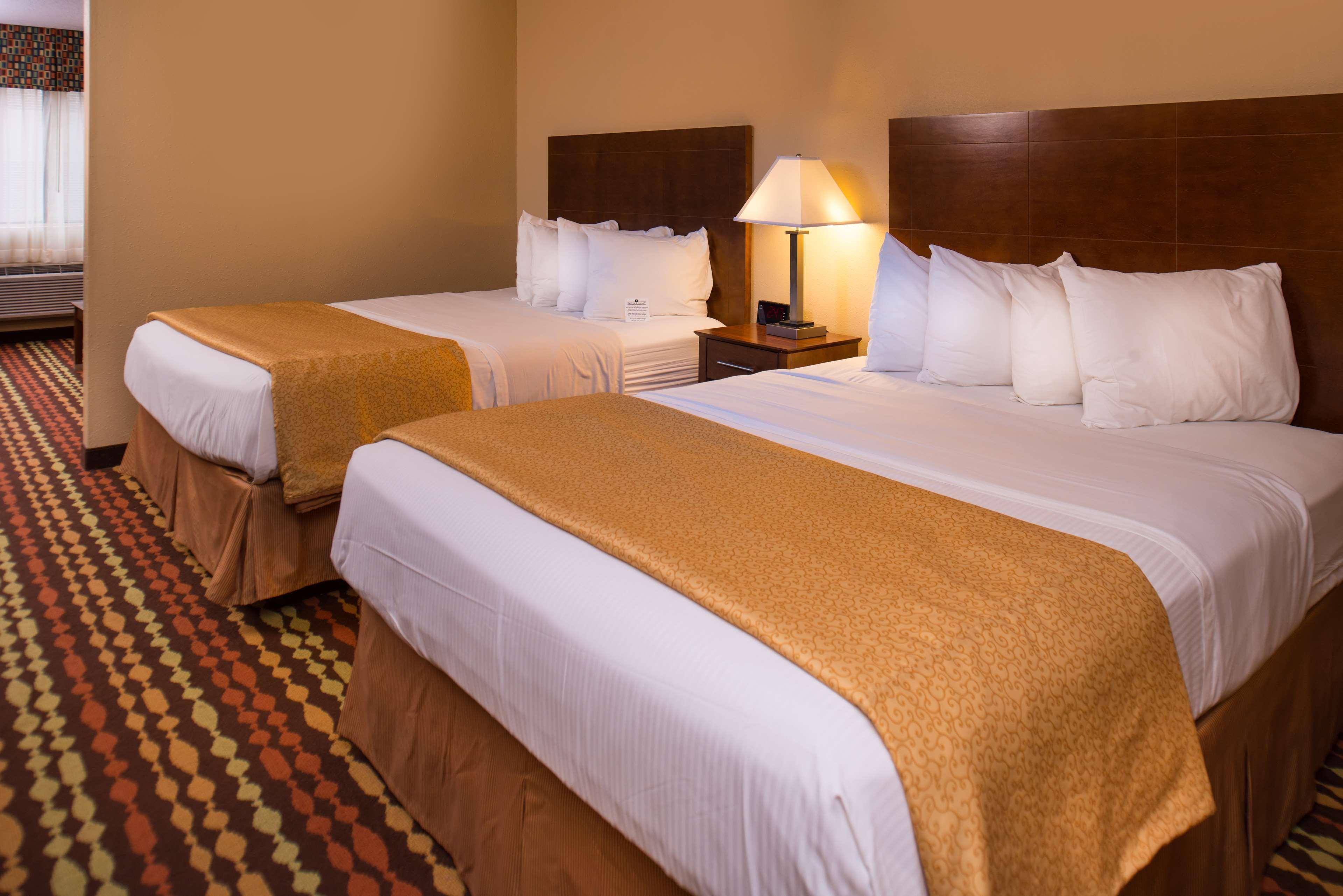 Best Western Ambassador Inn & Suites Wisconsin Dells Eksteriør billede