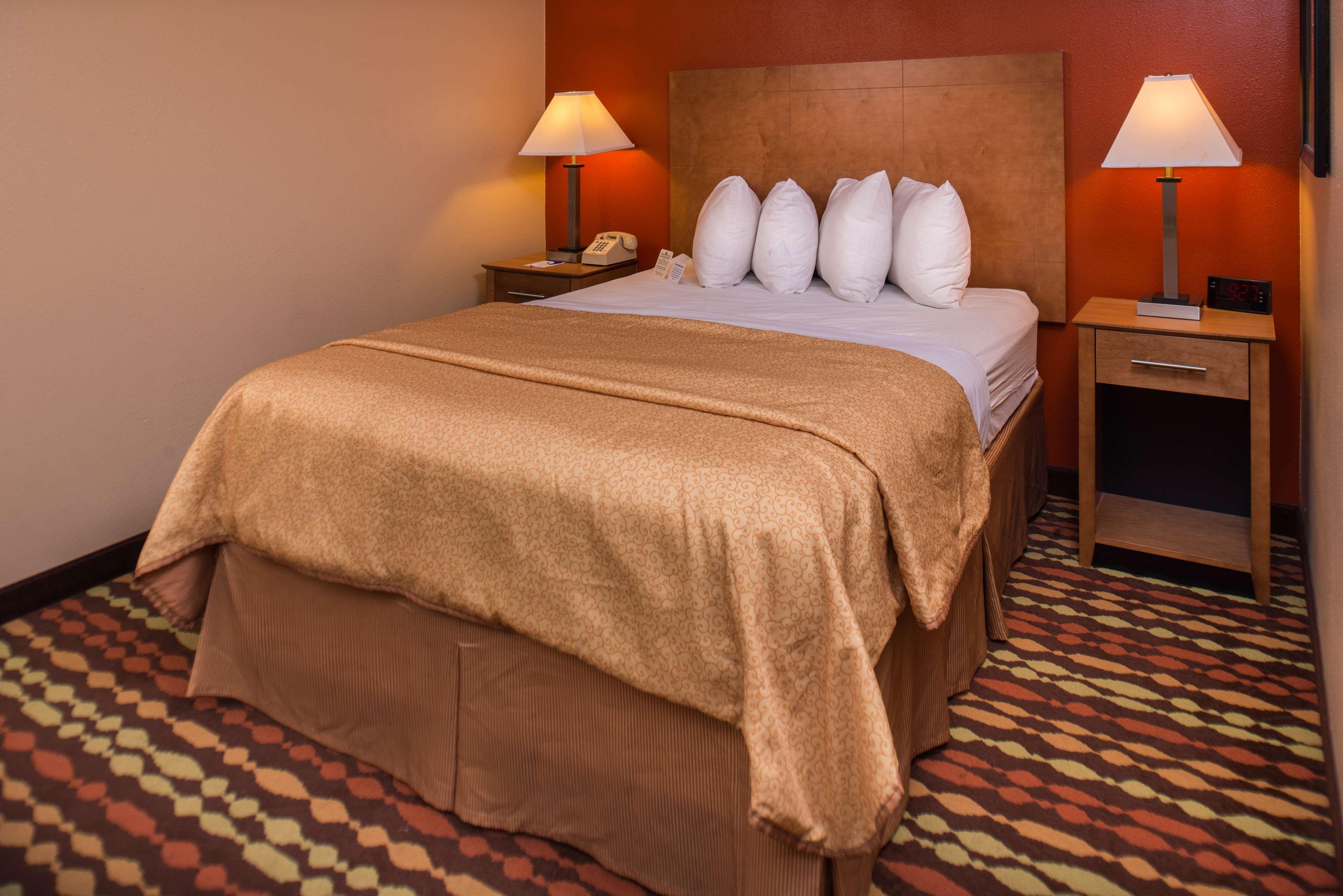 Best Western Ambassador Inn & Suites Wisconsin Dells Eksteriør billede