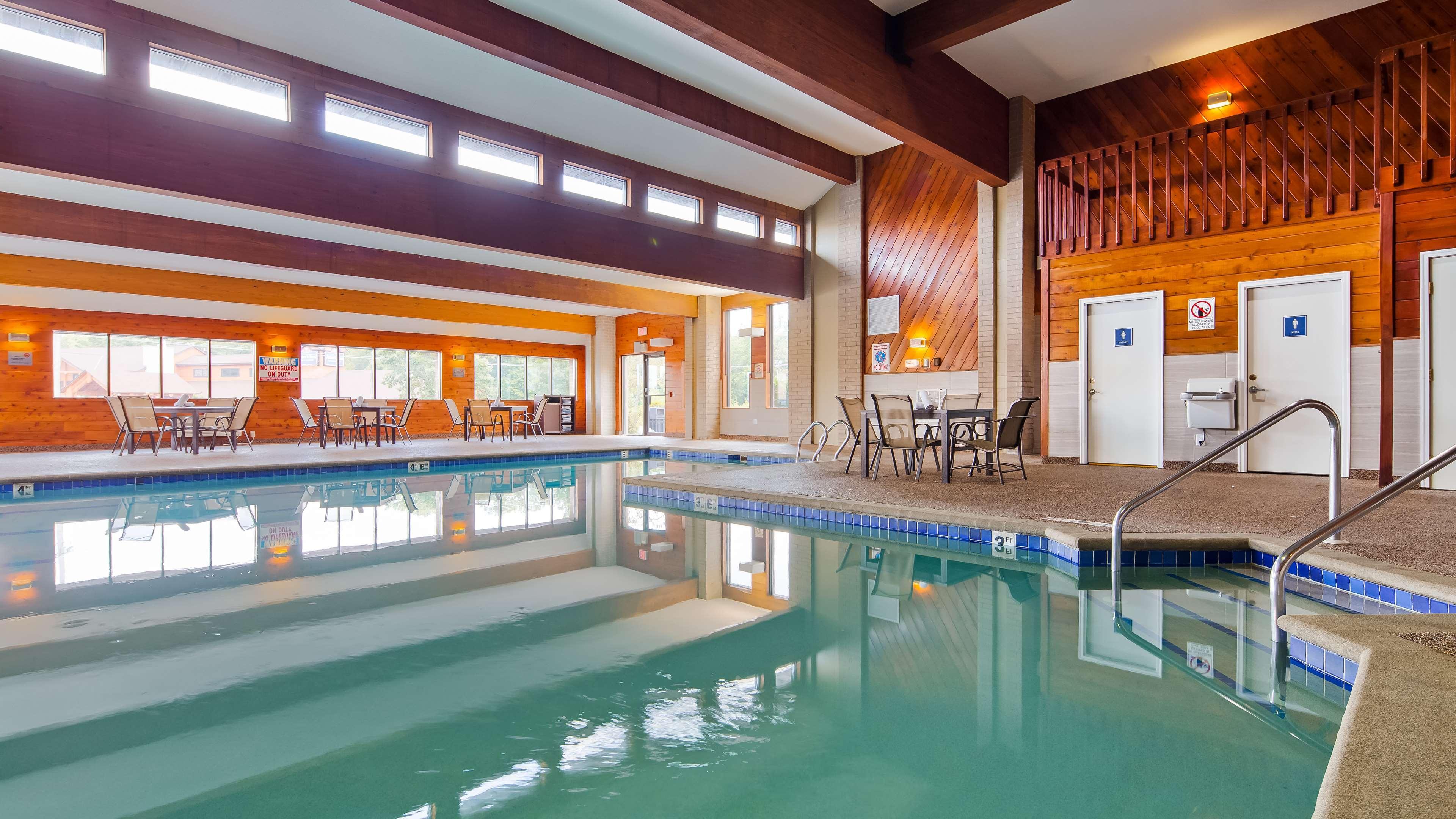 Best Western Ambassador Inn & Suites Wisconsin Dells Eksteriør billede